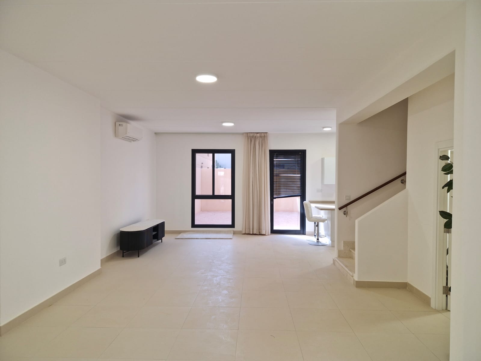  🏡 *Modern Townhouse for Rent in Sedra (Roshn) – Stylish & Family-Friendly* 👨‍👩‍👧‍👦